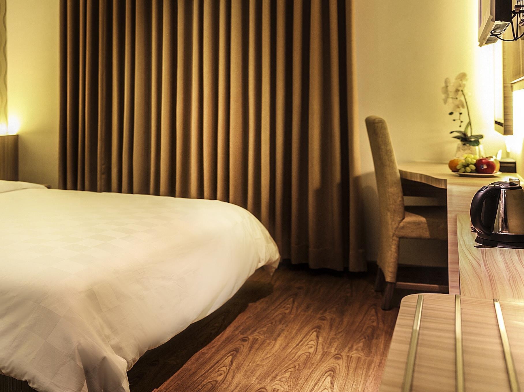 M Premiere Dago Hotel 3*