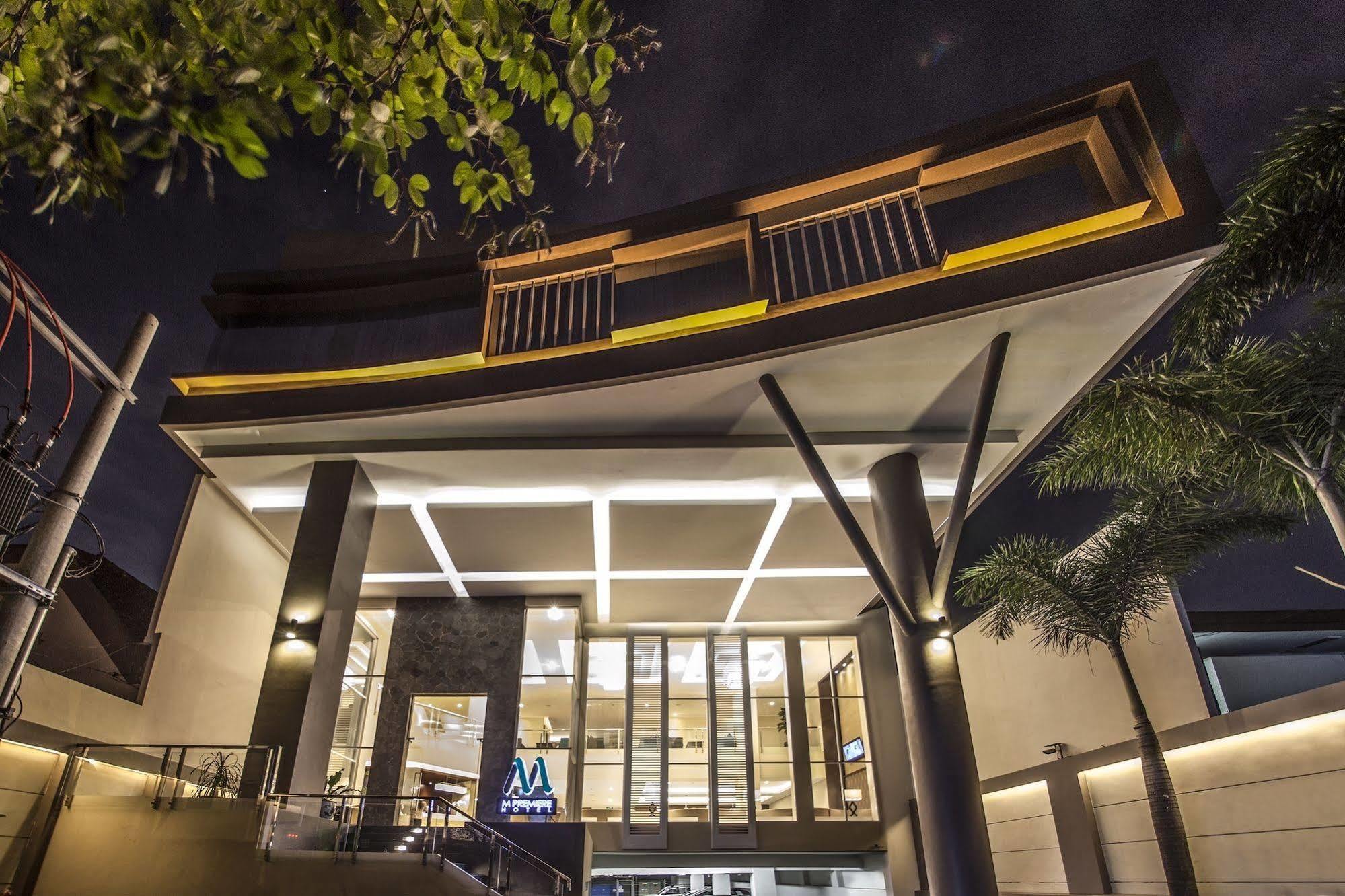 M Premiere Dago Hotel 3*